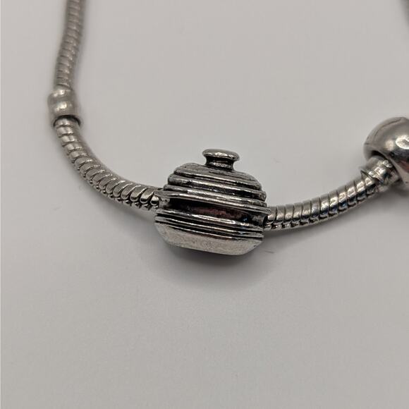 Pampered Chef Consultant Exclusive Silver Charm Bracelet & Two Charms - Picture 5 of 6